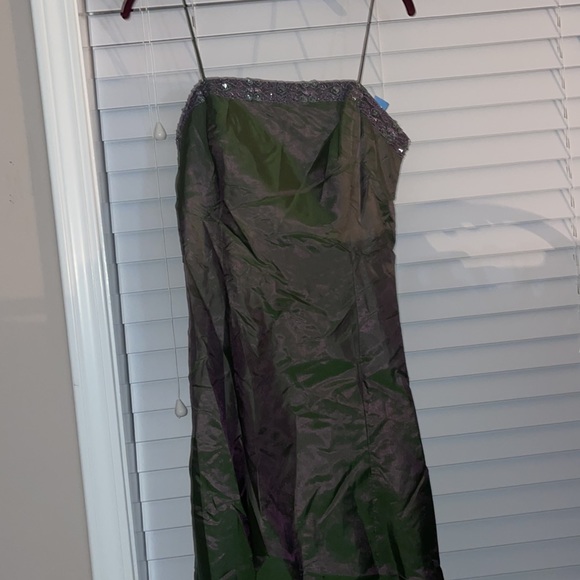 Alex new  evening fine dress iridescence color long prom etc size 10 Mardi Gras - Picture 5 of 5